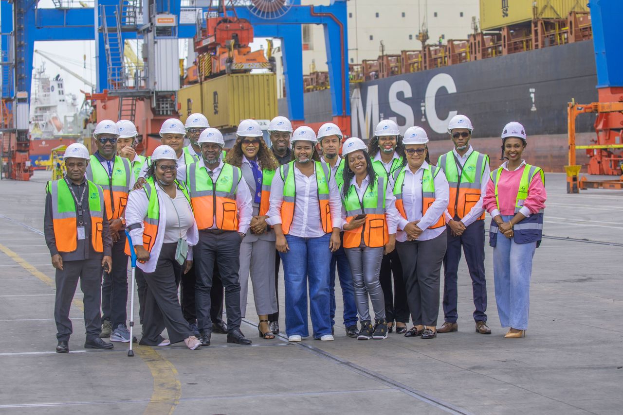 NAMPORT WAFANYA ZIARA YA MAFUNZO KATIKA BANDARI YA DAR ES SALAAM 